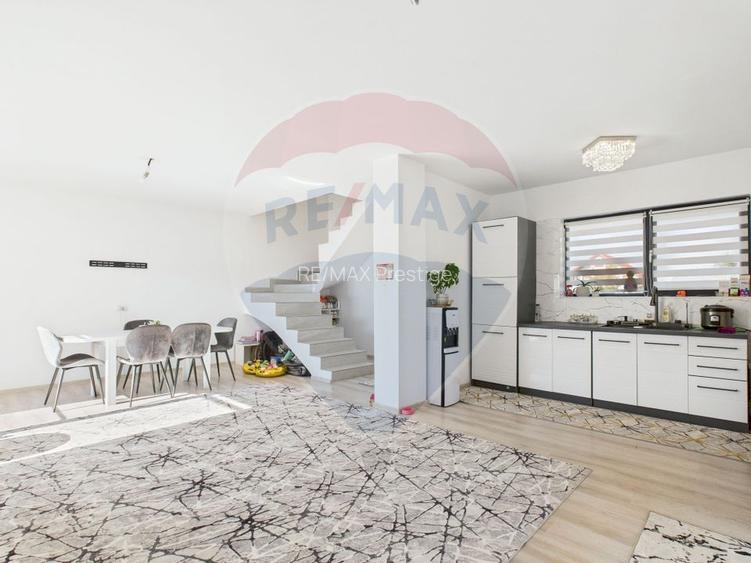 Duplex 85 mp utili, curte 200 mp – vedere la lac și pădure - 2