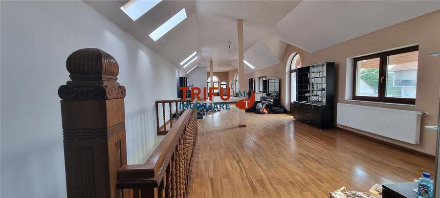 Casa 10 camere de inchiriat zona Centru cu piscina interioara