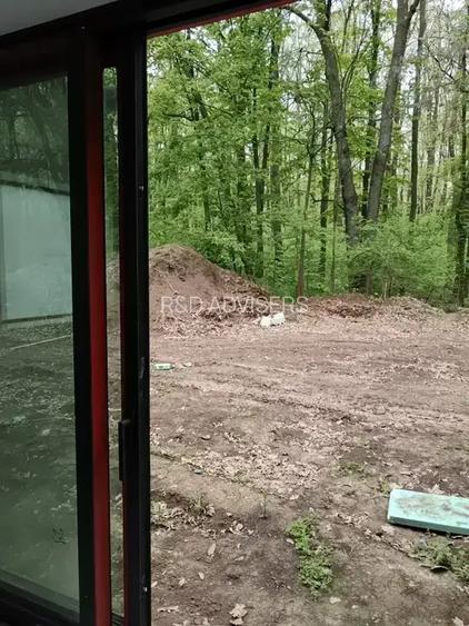 Erou Iancu Nicolae Apartament 4 Camere Curte 265 MP Vedere La Padure - 7