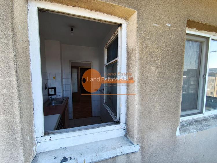 Garsoniera Gorjului-Bloc mixt(200 m metrou-1981) - 11