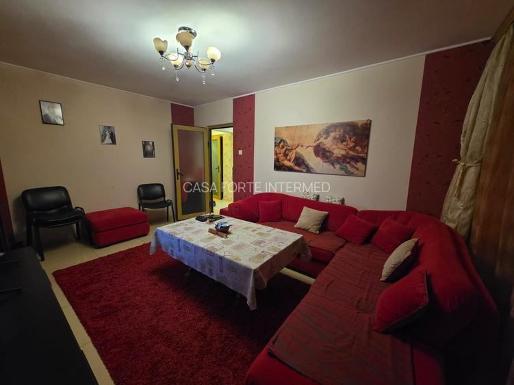 Apartament 3 camere decomandat Piata Brotacei - 137000 euro - 13