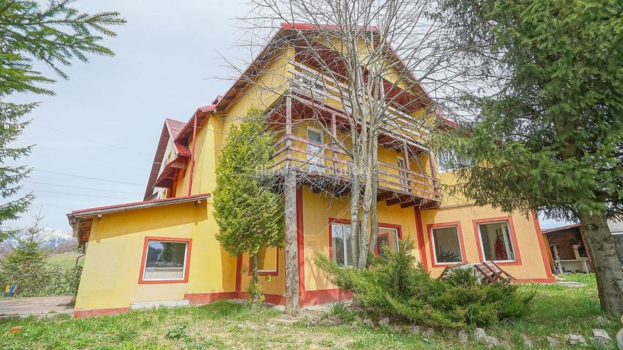 Comision 0% | Pensiune/Vilă 11 camere în Fundata - 51