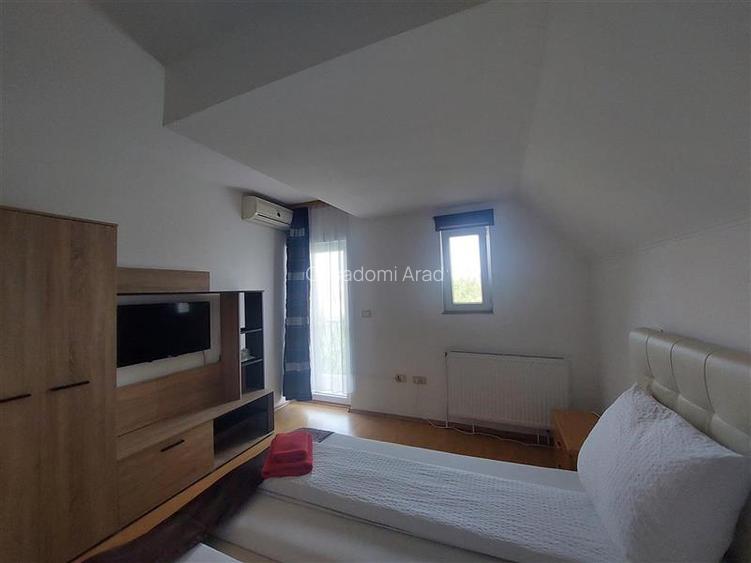 Casa cu 10 camere pentru pensiune sau locuit - 17