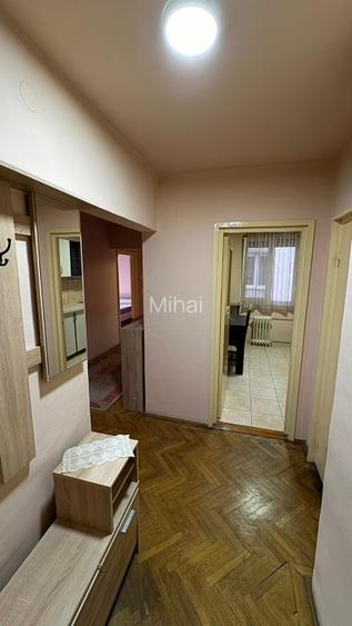 Inchiriez apartament 3 camere, decomandat, ultracentral, etaj 3/10, Bd. Magheru  - 8
