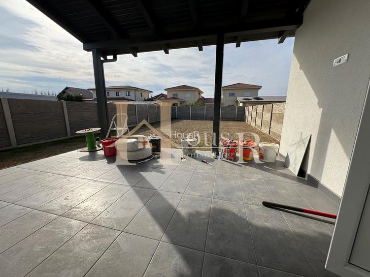 La 5 minute de 4 benzi.Toate Utilitatile.Teren 340 mp - 17