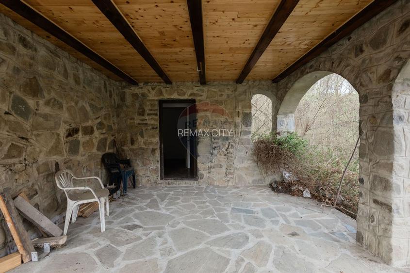 Casa si teren intravilan Tarcau - 16