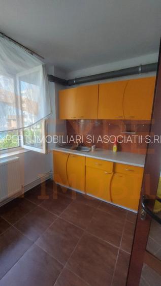 Apartament 2 camere de vanzare, situat in zona Tomis II - 7