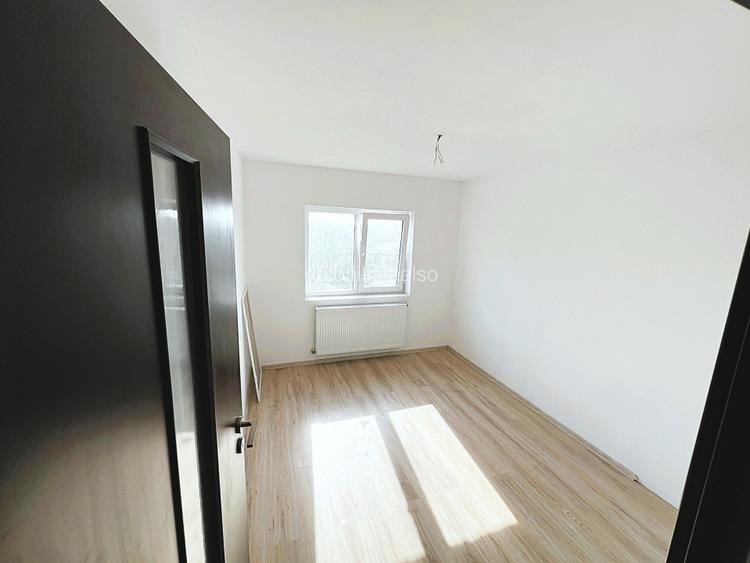 APARTAMENT 3 CAMERE RENOVAT, FINISAT, LIBER PENTRU MUTAT - 11