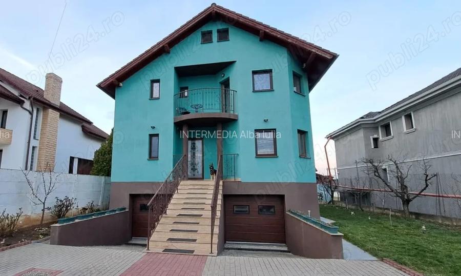 Casă de vânzare D+P+M în Alba Iulia, CETATE Schit cu 2 Garaje si 550 mp. Teren - 10
