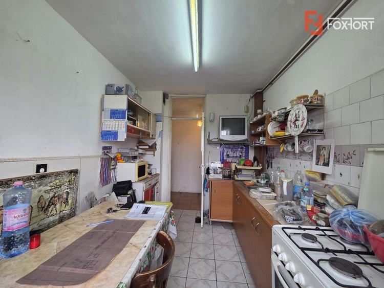Apartament cu 4 camere, etaj 5/8, zona Micalaca