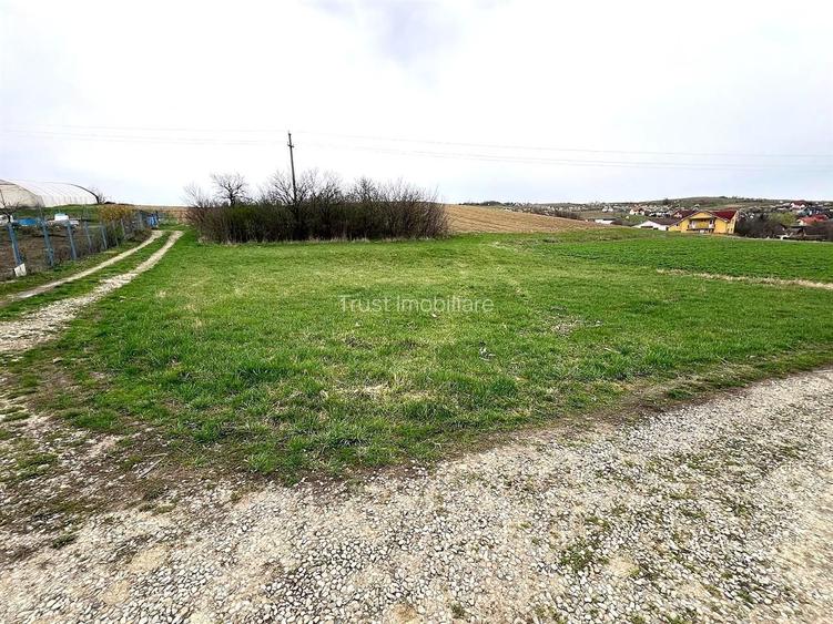 Teren extravilan zona lac Sigmir utilitati