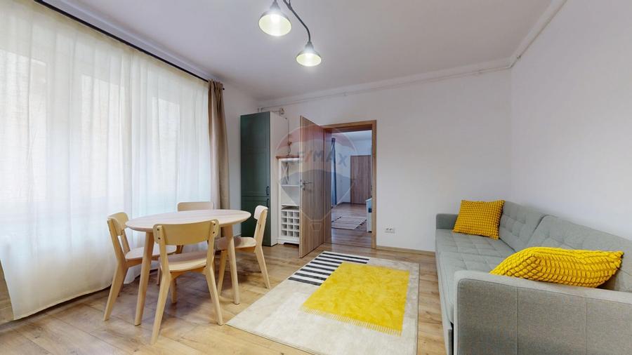 3 camere Centrul Istoric -acceptăm regim hotelier- 2 intrări separate