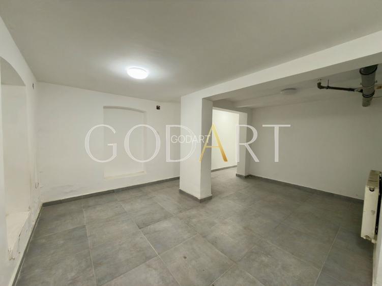 Vila spatioasa | Complet renovată | Central