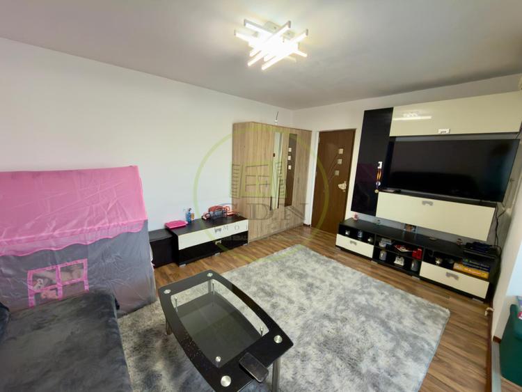 Apartament 3 camere, decomandat, 67.91 mp, cartier Rovine, zona Scoala 21