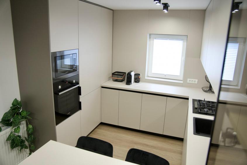 Apartament 4 camere complet renovat- Amenajat lux- Pozitie excelenta