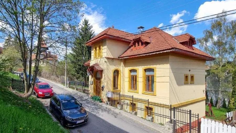 Pensiune Predeal, 11 camere, fost casino, fundație pe stanca