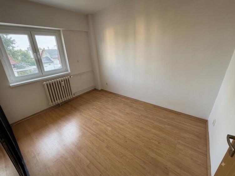 Apartament 3 camere, 67 mp, zona Valea Rosie
