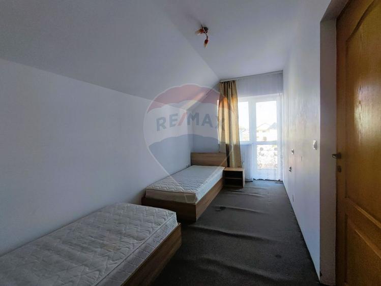 Casă / Vilă cu 5 camere de vânzare