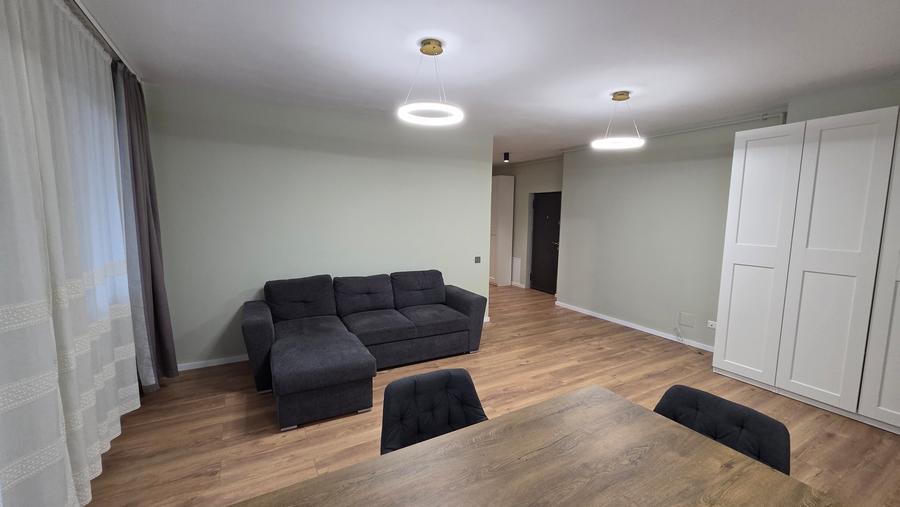 Închiriez apartament 3 camere în bloc nou