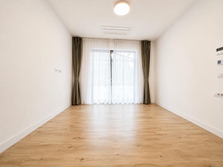 NOU / SUPERB  / SPATII GENEROASE / PARTIAL MOBILAT SI UTILAT BLOC BOUTIQUE - 20