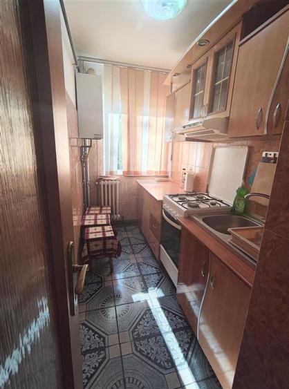 Alexandru cel Bun - Apartament 3 camere etaj intermediar