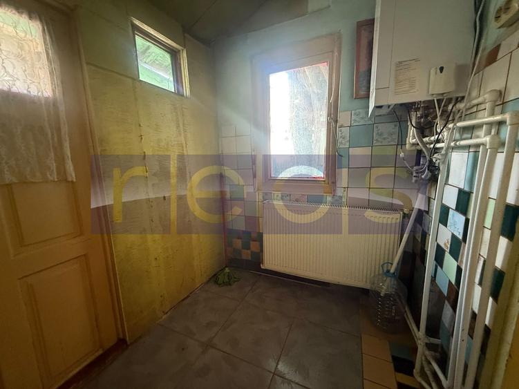 DE VANZARE CASA INTERBELICA – 3 CAMERE - METROU STEFAN CEL MARE