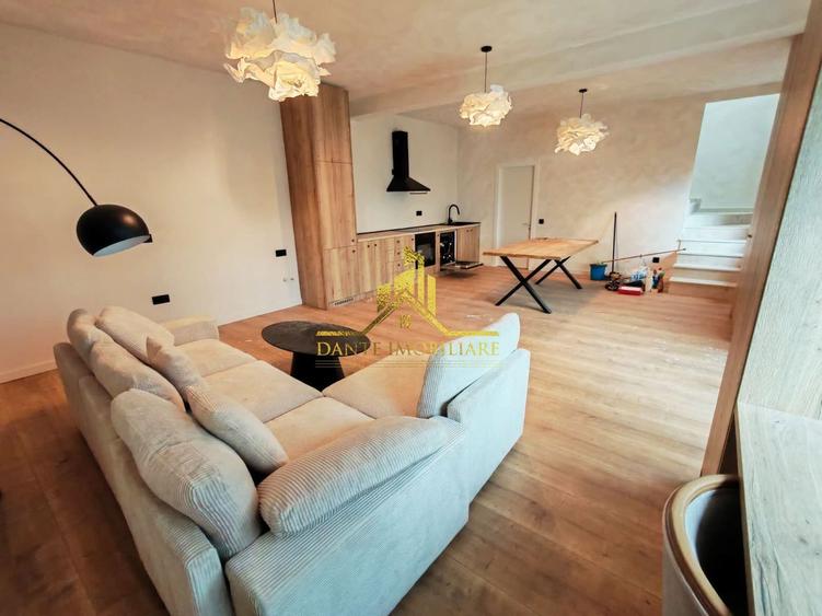 Casa, 3 camere, TOTUL NOU ultrafinisata parcare, Central, Pet Friendly