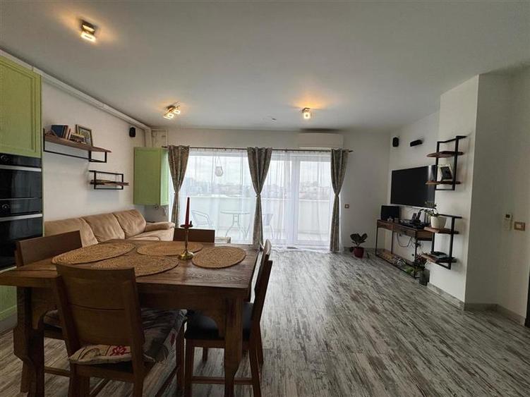 Apartament cu 3 camere,mobilat si utilat ,situat in cartierul Intre Lacuri!
