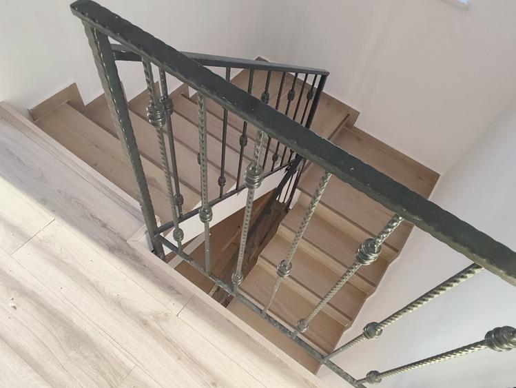 FARA COMISIOANE casa cu 4 - 5 camere P+1+pod 2 placi terasa cam tehnic la cheie