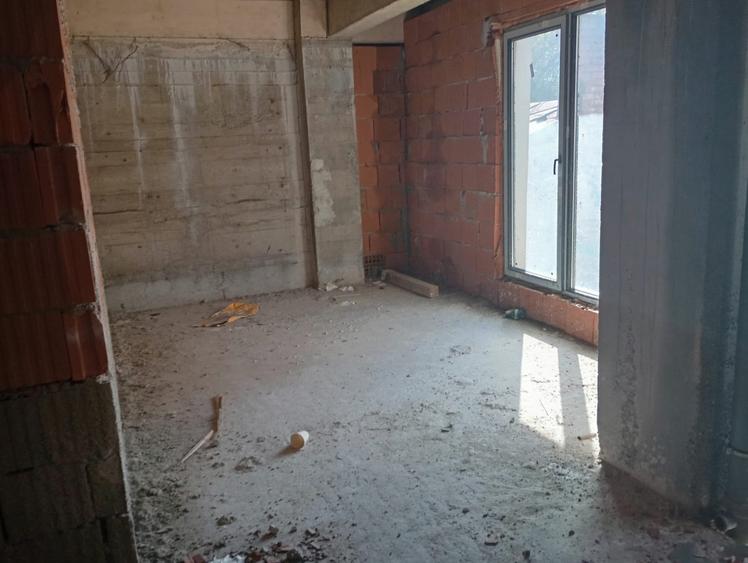 Vând bloc locuințe colective la GRI stradal – Șos. Chitilei- 849000Euro
