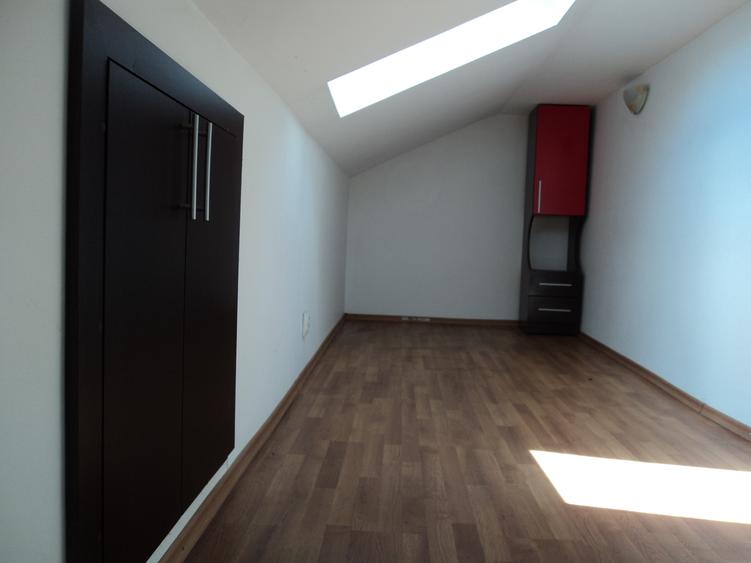 Apartament 3 camere ,mansardă zidita, centrala proprie – Zona Nord