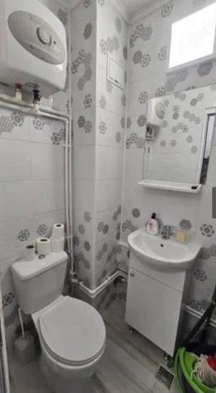 Garsonieră zona Far mobilată utilată 25 mp