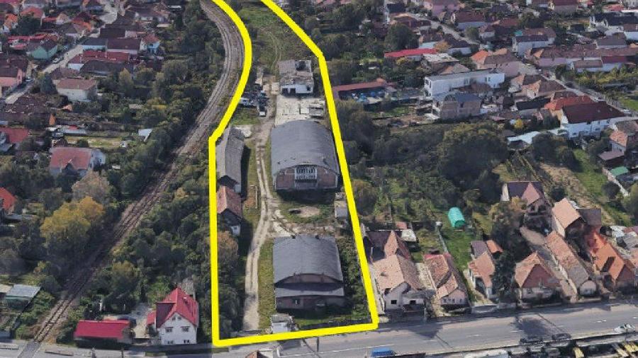 Teren intravilan 16.058 mp + 8 Spatii industriale/depozitare Sibiu zona Pia