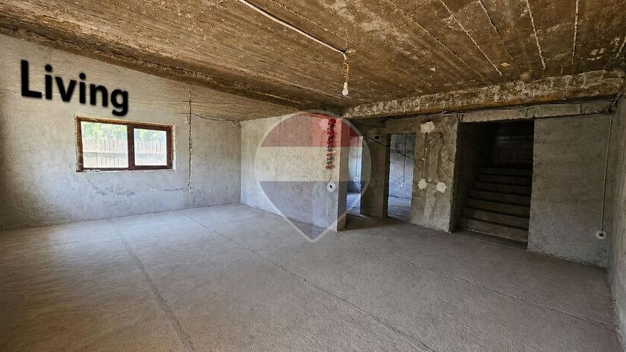 Casa la rosu in Poiana Tapului, Busteni, 3 dormitoare cu baie proprie