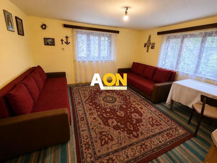 Casă cu 7 camere de vânzare în Meteș, 810 mp teren