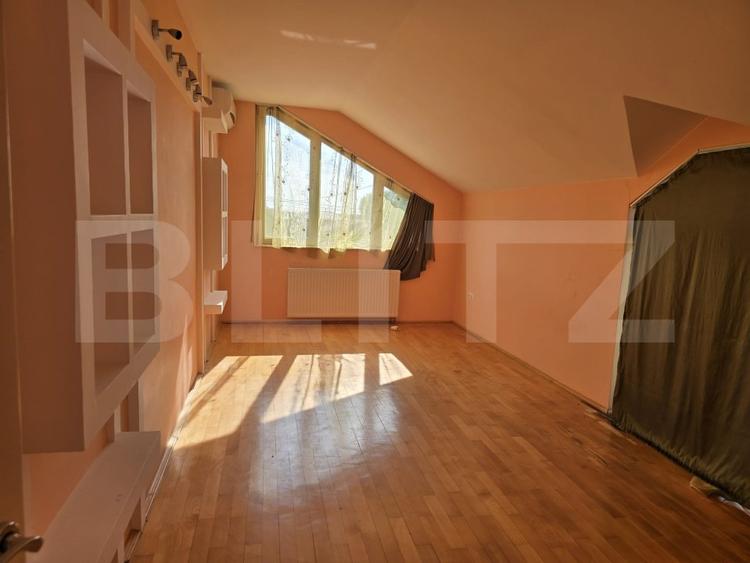 Casa cu piscina ,7 camere, 447 mp - teren 1535mp, Vetis