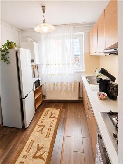 Apartament 3 camere, zona Grivitei