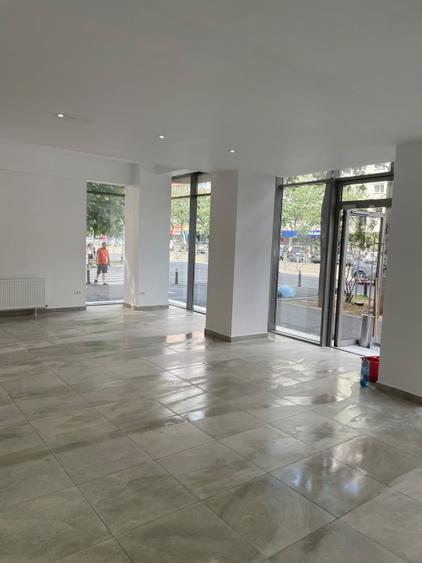 Spatiu Comercial RENOVAT - Calea Mosilor