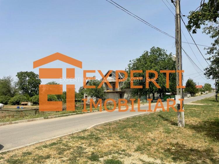 Casă de vânzare în Mihail Kogălniceanu | Locuință spațioasă - 12