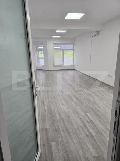 Spatiu comercial, 3 birouri, 220 mp, zona Mall Bistrita