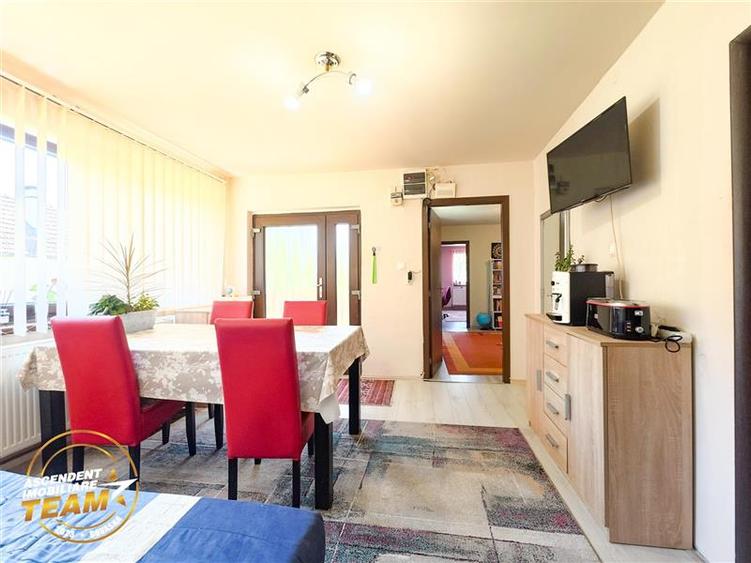 Vrei sa auzi ciripitul pasarilor,sa fii langa izvoarele termale:Casa modern util