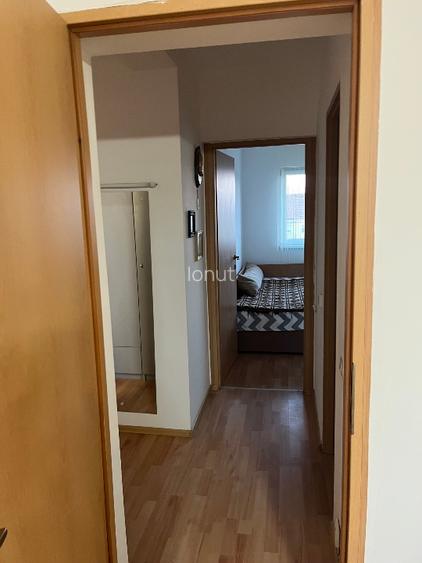 Închiriez apartament 2 camere - 3
