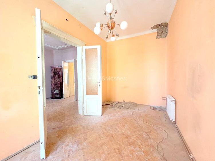 Apartament 3 camere în clădire istorica — Piata Libertatii-comision 0 - 7