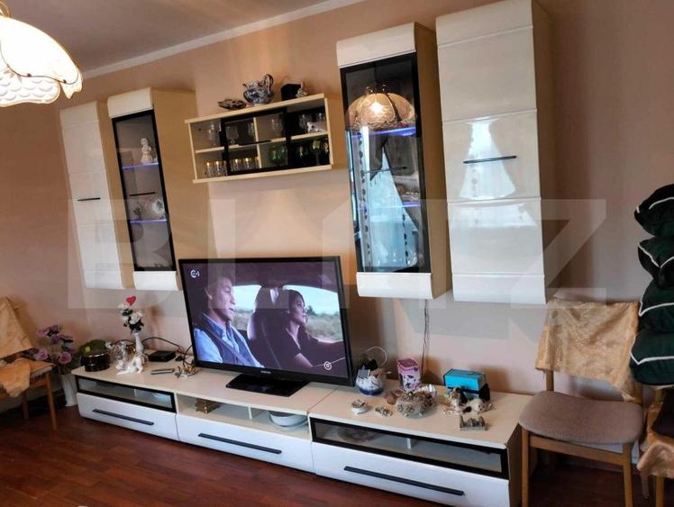 Apartament 2 camere, zona Micro14 , cu acoperiș și balcon inchis