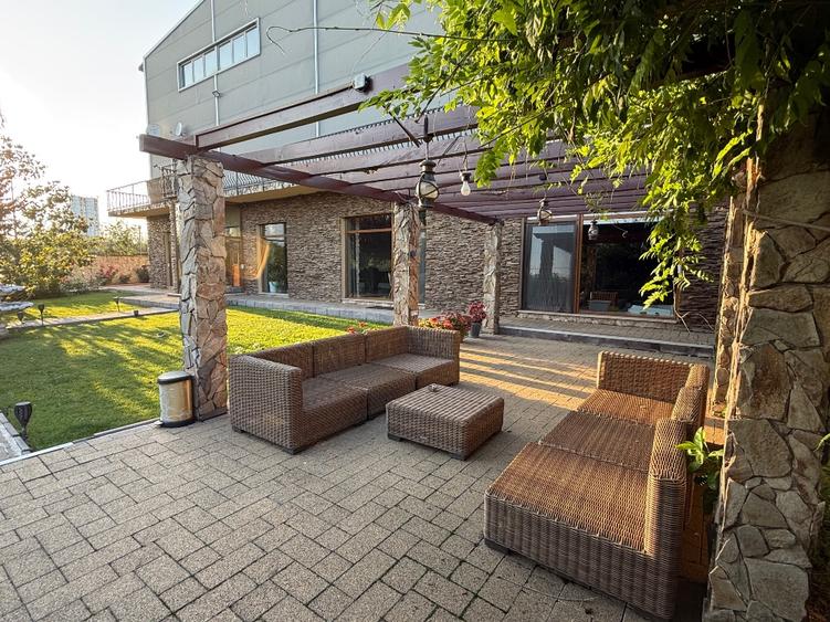 Închiriez vilă de lux cu grădină și terasă – ideală pentru familie sau firmă