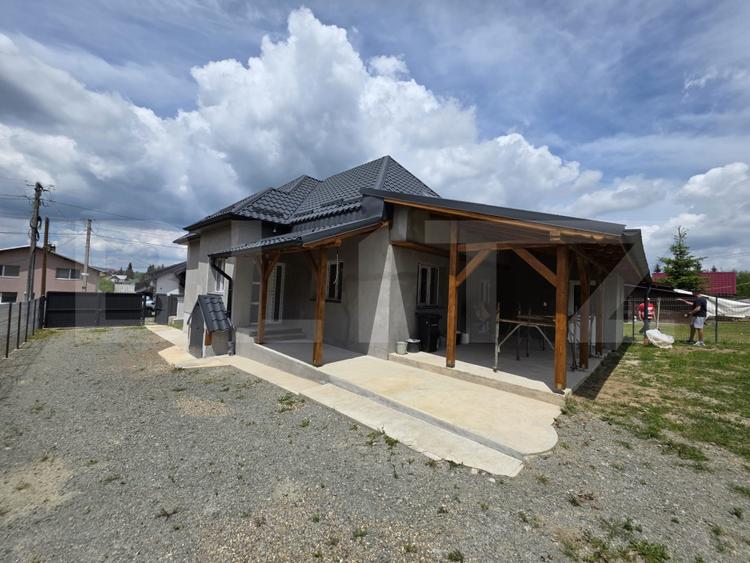 Casa de vacanta in curs de modernizare in Belis, 5 camere, 920mp teren drept