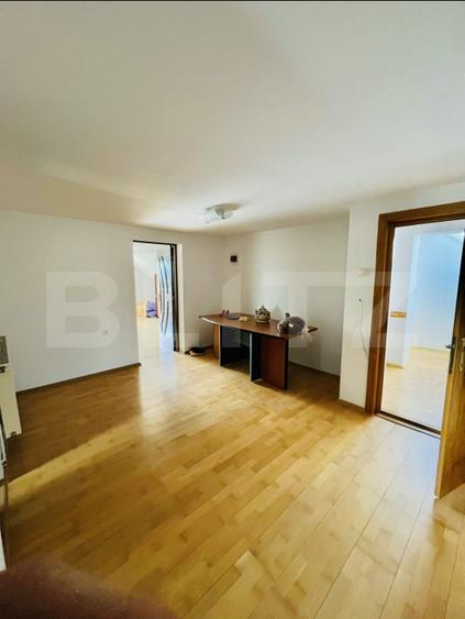 Apartament 3 camere, 77.8 mp, zona Calea Moldovei