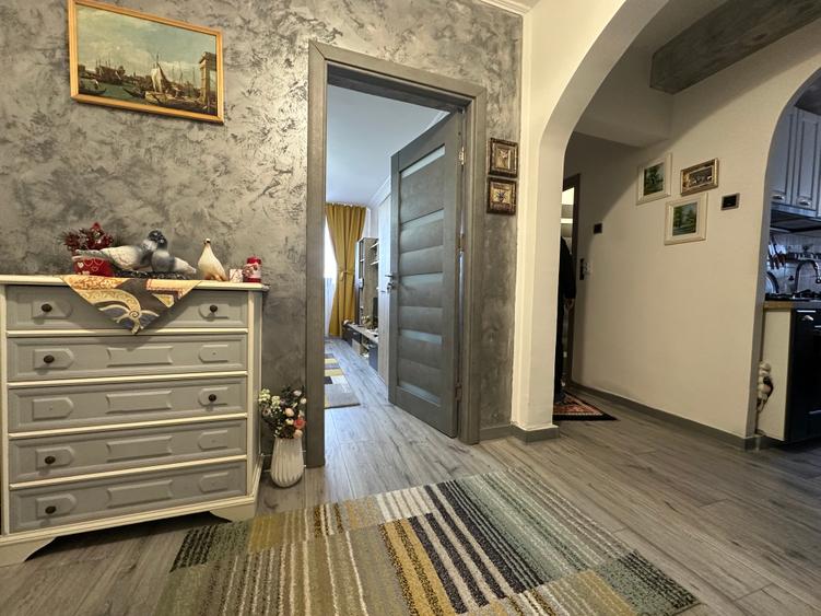 Apartament 2 camere decomandat - Zona Mioritei