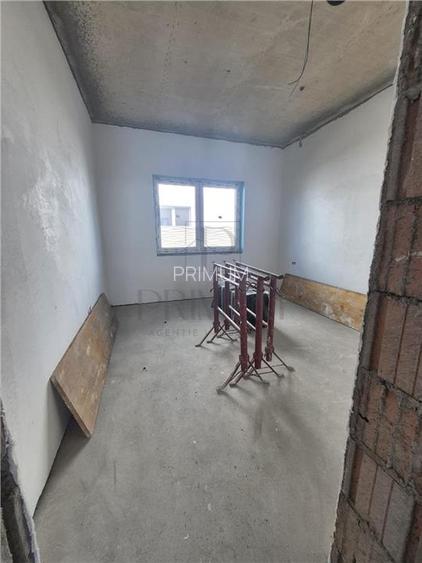 Duplex despartit prin baie - aproape de centura - toate utilitatile - 4