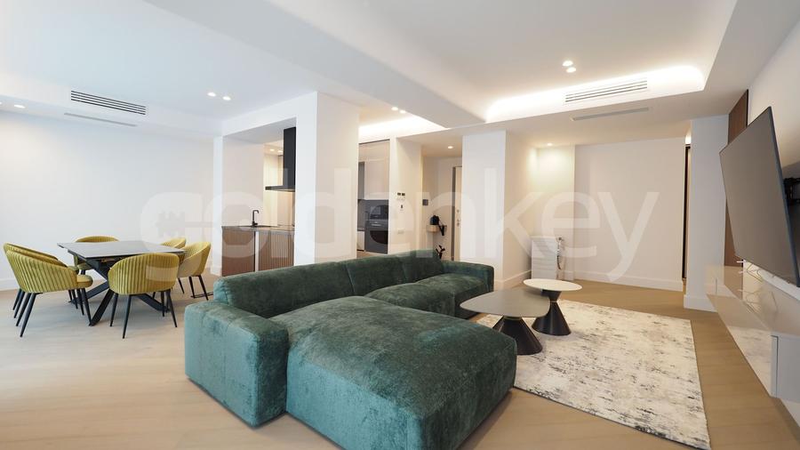 Apartament penthouse cu 4 camere langa Cambridge School